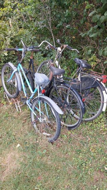 4 fietsen opknappers of onderdelen of oud ijzer  beschikbaar voor biedingen