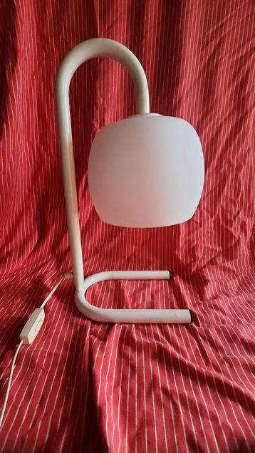 Aparte postmoderne tafellamp jrn 70/80, lees de beschrijving beschikbaar voor biedingen