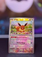 Eevee 074 Master Ball Prismatic Evolutions Gratis verzending, Hobby en Vrije tijd, Verzamelkaartspellen | Pokémon, Ophalen of Verzenden
