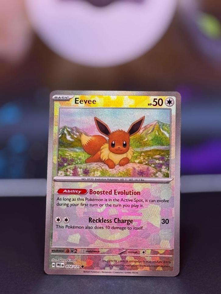 Eevee 074 Master Ball Prismatic Evolutions Gratis verzending, Hobby en Vrije tijd, Verzamelkaartspellen | Pokémon, Zo goed als nieuw