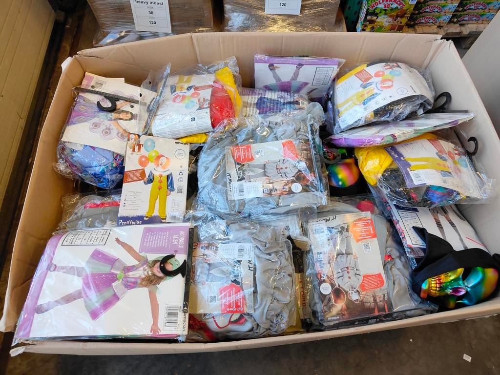 Partij handel mix pallet carnavals pakken, Ophalen, Esbeek, Carnaval, Mcstocktrading