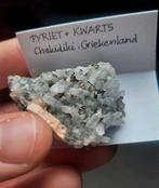 Micro bergkristal met pyriet, Verzamelen, Mineralen en Fossielen, Ophalen of Verzenden, Mineraal