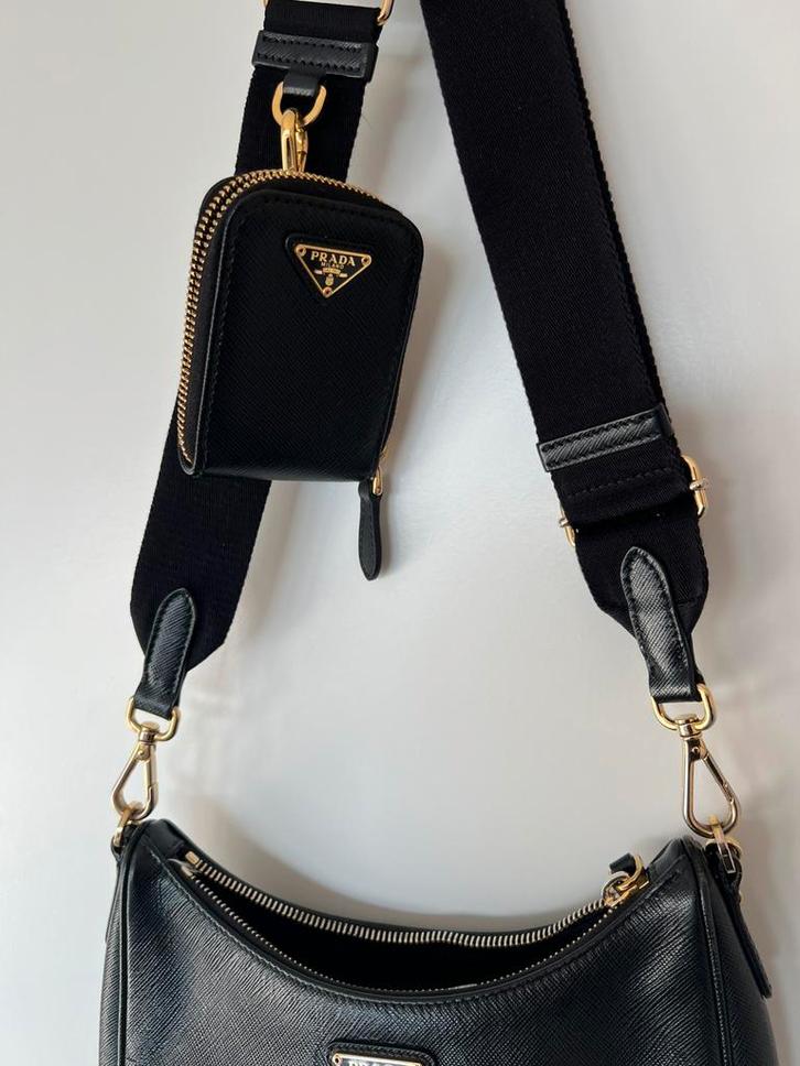 Prada re-edition bag, Sieraden, Tassen en Uiterlijk, Tassen | Schoudertassen, Zo goed als nieuw, Zwart, Ophalen of Verzenden