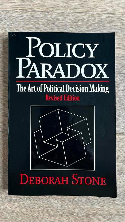 Policy paradox. The art of political decision making, Boeken, Studieboeken en Cursussen, Zo goed als nieuw, WO, Beta, Ophalen of Verzenden
