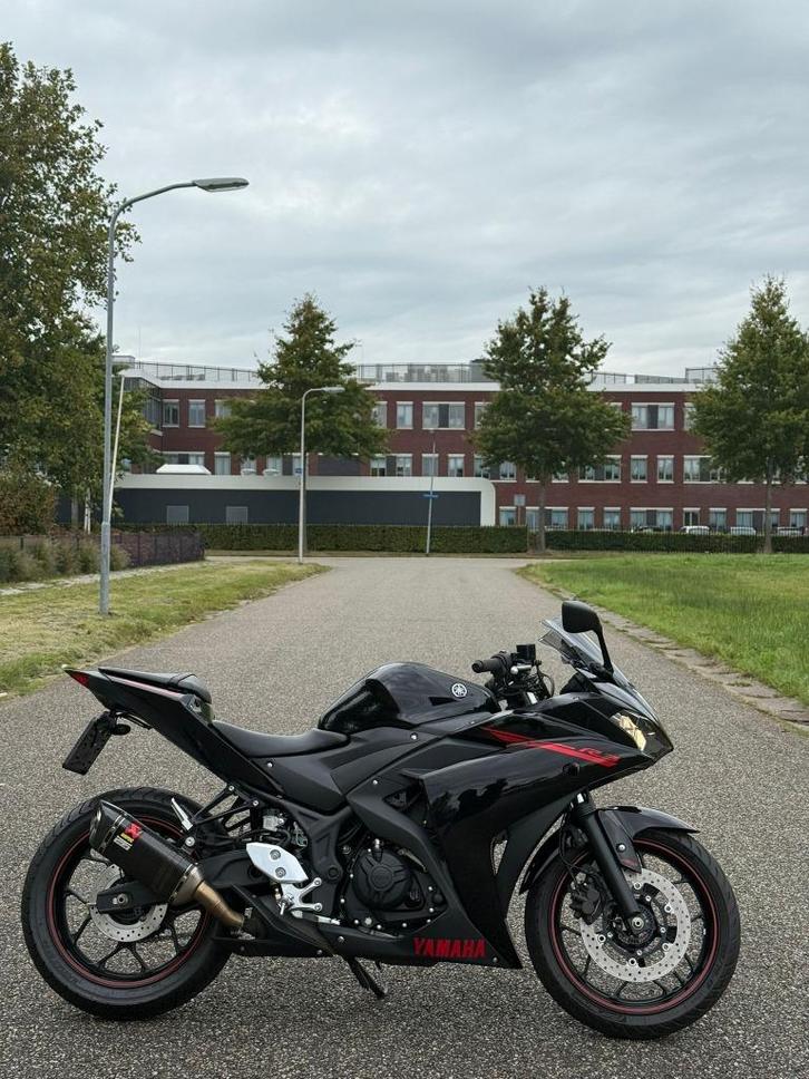Yamaha R3 2015 19000 km Akrapovic A2-rijbewijs!, Motoren, Motoren | Yamaha, Bedrijf, Super Sport, 12 t/m 35 kW, 2 cilinders, Minimaal motorrijbewijs A2
