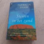 Boek - Sterren in het zand - Patricia Shaw, Ophalen of Verzenden, Gelezen, Nederland