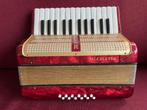 Kleine duitse Hohner Piccoletta accordeon . 32 bas . Mooi ., Gebruikt, Overige formaten, Hohner, Met riemen