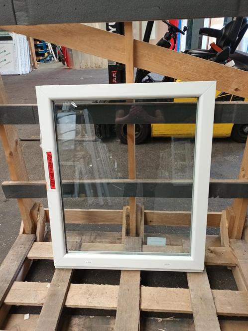 Kunststof kozijn vast b82,4 x h96,6 cm -1364-, Doe-het-zelf en Verbouw, Kozijnen en Schuifpuien, Zo goed als nieuw, Raamkozijn