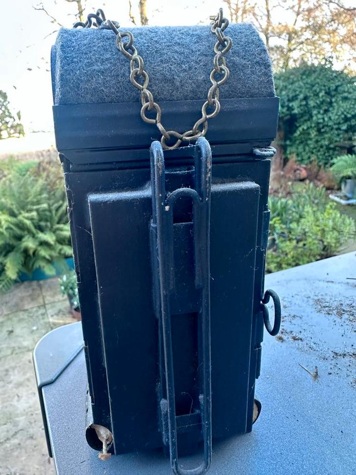 Oude Leger Lamp / Lantaarn, Huis en Inrichting, Woonaccessoires | Kandelaars en Kaarsen, Gebruikt, Kaars, 25 tot 50 cm, Metaal