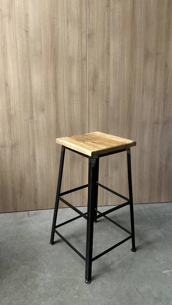 Woden barkruk, Huis en Inrichting, Stoelen, Gebruikt, Eén, Hout, Metaal, Ophalen