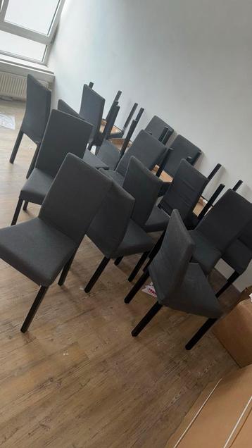 18 Grijze Stoelen - Horeca/Kantoor beschikbaar voor biedingen