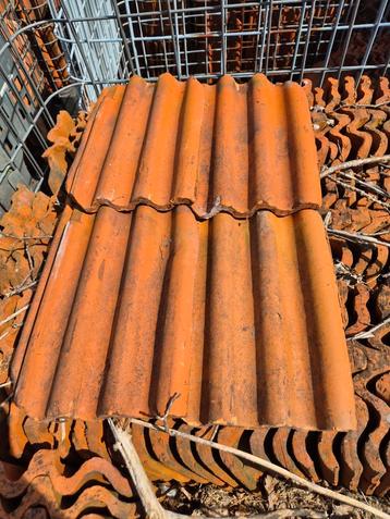 opruim koopje 7200 friese golf dakpannen rood beschikbaar voor biedingen