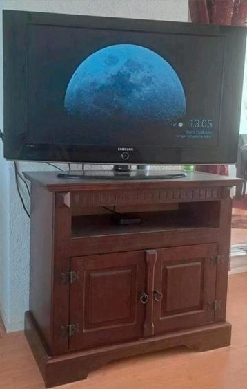 Grote Samsung TV, Werkt perfect beschikbaar voor biedingen
