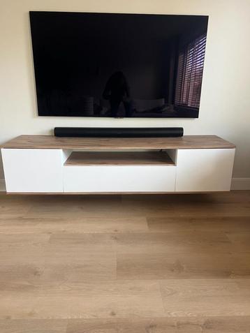 TV meubel 1 jaar oud (Nieuwprijs € 450,-)