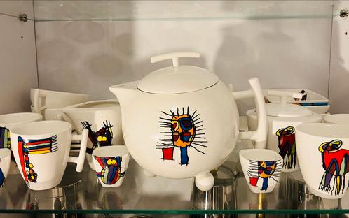 Yong Beast porseleinen servies, Huis en Inrichting, Keuken | Servies, Zo goed als nieuw, Overige stijlen, Porselein, Ophalen of Verzenden