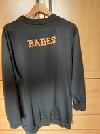 z.g.a.n. zwarte sweater met oranje letters "babes", maat M/L, Kleding | Dames, Truien en Vesten, Ophalen of Verzenden, Zo goed als nieuw