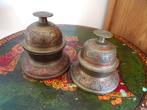 India: 2 antieke messing klauwbellen olifantenbellen, Antiek en Kunst, Verzenden