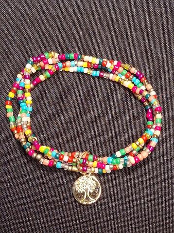set armbandjes multi color kraaltjes life tree beschikbaar voor biedingen