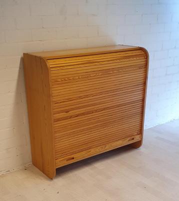 vintage wandkast  grenen roldeurkast beschikbaar voor biedingen