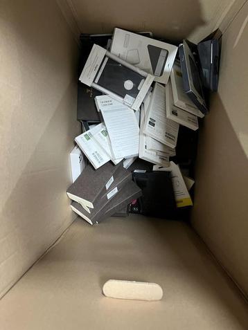 Partij beschermhoesjes voor telefoons van 1000 voor 49 beschikbaar voor biedingen