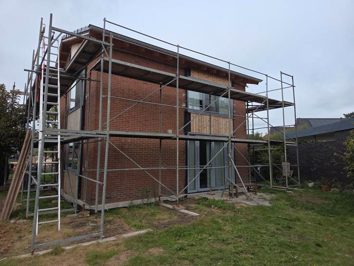 Grote robuuste steiger.+- 150 n2, Doe-het-zelf en Verbouw, Steigers, Gebruikt, Gevelsteiger, 5 meter of hoger, Ophalen