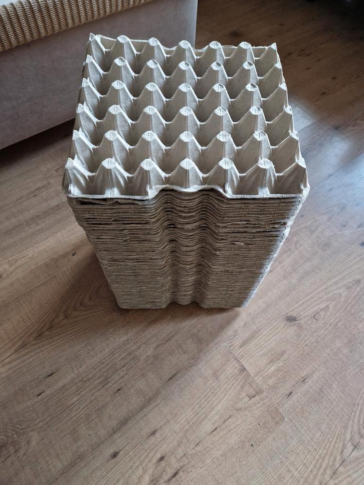 Aangeboden eiertrays, eierdozen, pulpdozen, eierdoos, eierre, Dieren en Toebehoren, Pluimvee | Toebehoren, Zo goed als nieuw, Overige typen