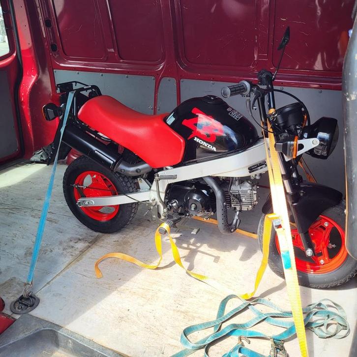 Honda zb zwart, Fietsen en Brommers, Brommers | Honda, Zo goed als nieuw, Overige modellen, Ophalen of Verzenden