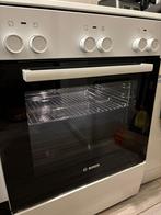 Bosch keramische platen en vrijstaande oven., Witgoed en Apparatuur, Fornuizen, Ophalen, 4 kookzones, Zo goed als nieuw, Energieklasse A of zuiniger