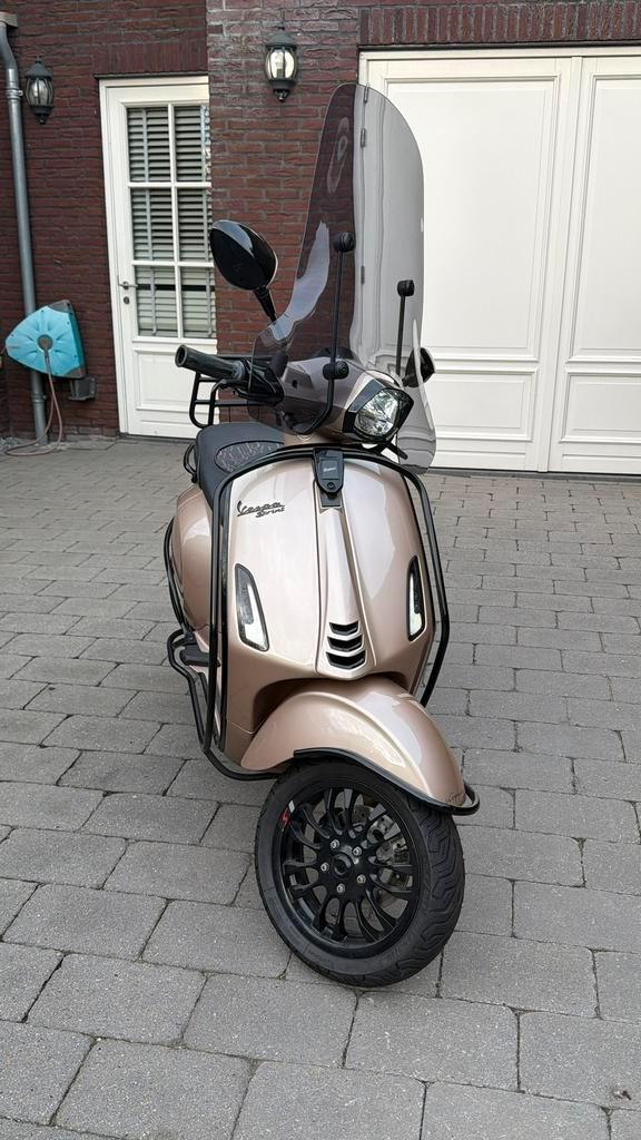 Custom Vespa Sprint Vespucci, Fietsen en Brommers, Scooters | Vespa, Zo goed als nieuw, Vespa S, Maximaal 25 km/u, Benzine, Ophalen