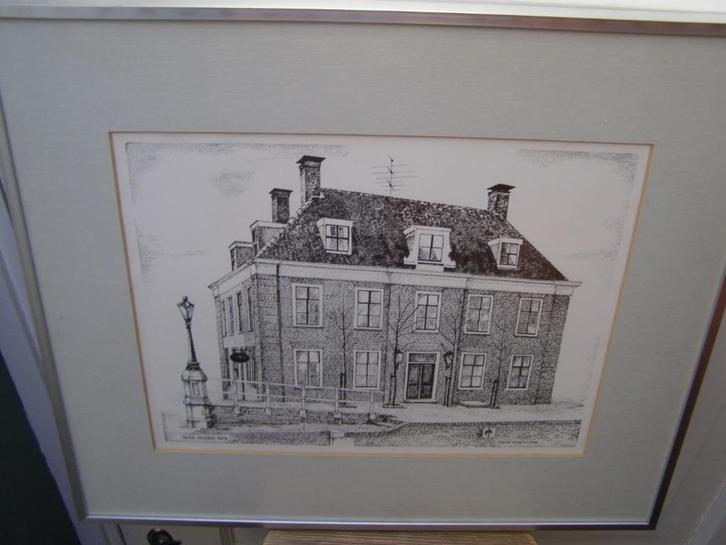 prenten Muiden De Doelen bij de Sluis Ingelijst Thom Postuma, Verzamelen, Foto's en Prenten, Zo goed als nieuw, Prent, Overige onderwerpen