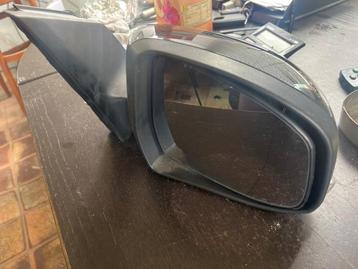 Buitenspiegel rechts van een Ford Focus beschikbaar voor biedingen