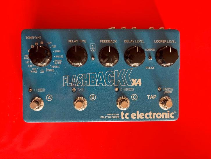 tc electronic Flashback 2 X4 Delay, Muziek en Instrumenten, Effecten, Zo goed als nieuw, Delay of Echo, Multi-effect, Ophalen of Verzenden