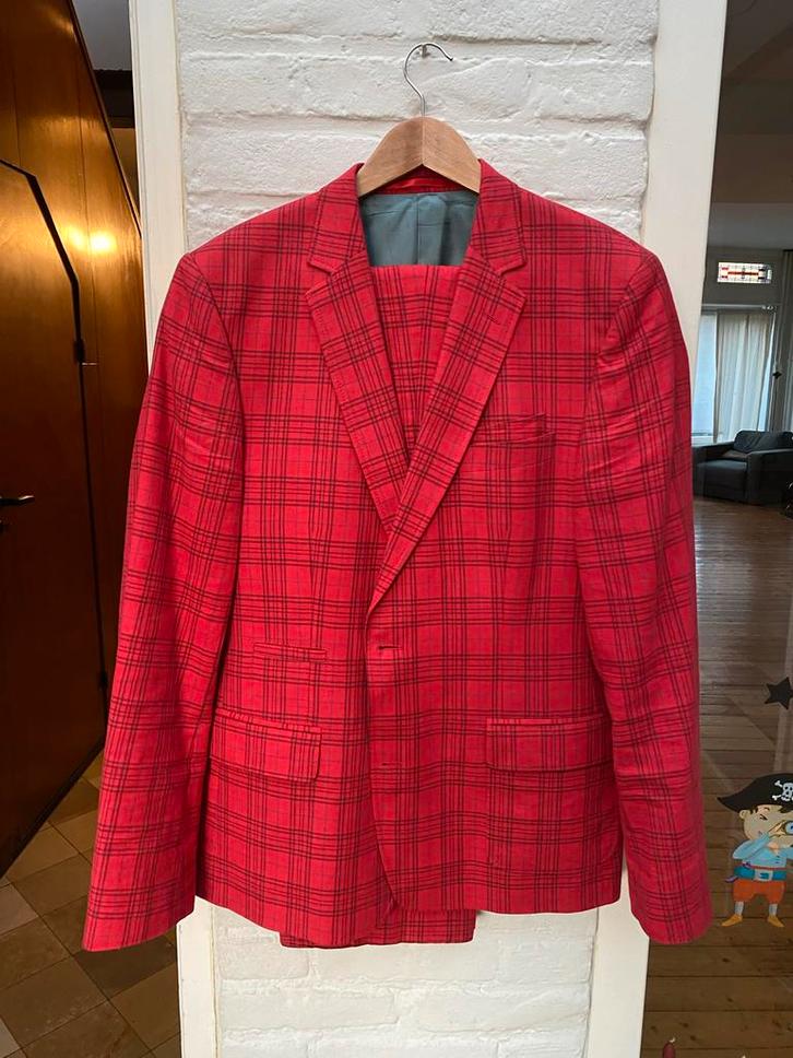 Stijlvol pak van Steven VanVliet, Kleding | Heren, Kostuums en Colberts, Zo goed als nieuw, Overige maten, Rood, Ophalen of Verzenden