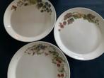 Marjolein Bastin libelle wedgwood bosvruchten servies, Ophalen of Verzenden, Zo goed als nieuw, Bord(en), Wedgwood