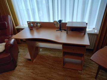 Bureau beschikbaar voor biedingen