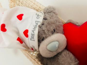 Me to You beer in hangmat, Dreaming of You muts beschikbaar voor biedingen