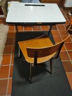 Schoolmeubel lessenaar en stoel vintage, Huis en Inrichting, Ophalen, Gebruikt, Bruin, Eén