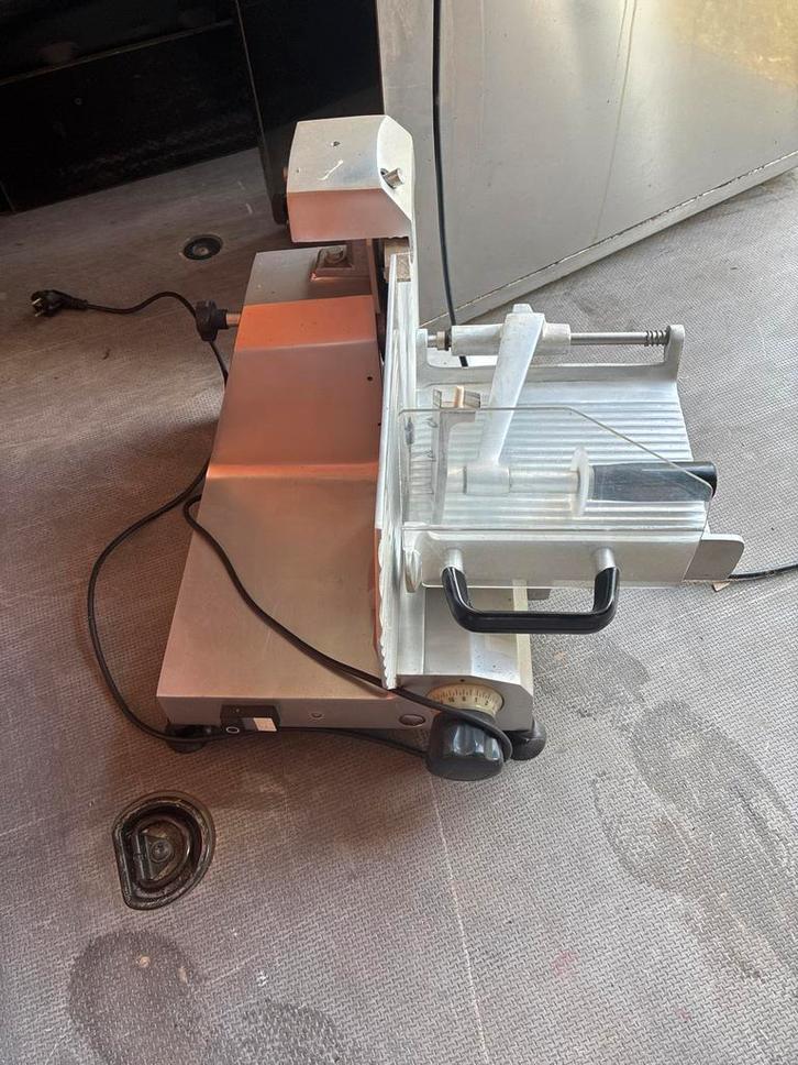 Professionele Vlees Snijmachine - Mach Emga, Zakelijke goederen, Horeca | Keukenapparatuur, Bakkerij en Slagerij, Gebruikt, Ophalen of Verzenden