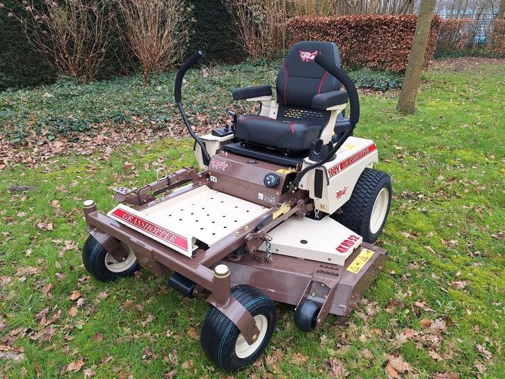 grasshopper 127v 52 inch zijlos of mulch nieuw nog 1 stuks!!, Tuin en Terras, Zitmaaiers, Nieuw, 120 cm of meer, Elektrische starter