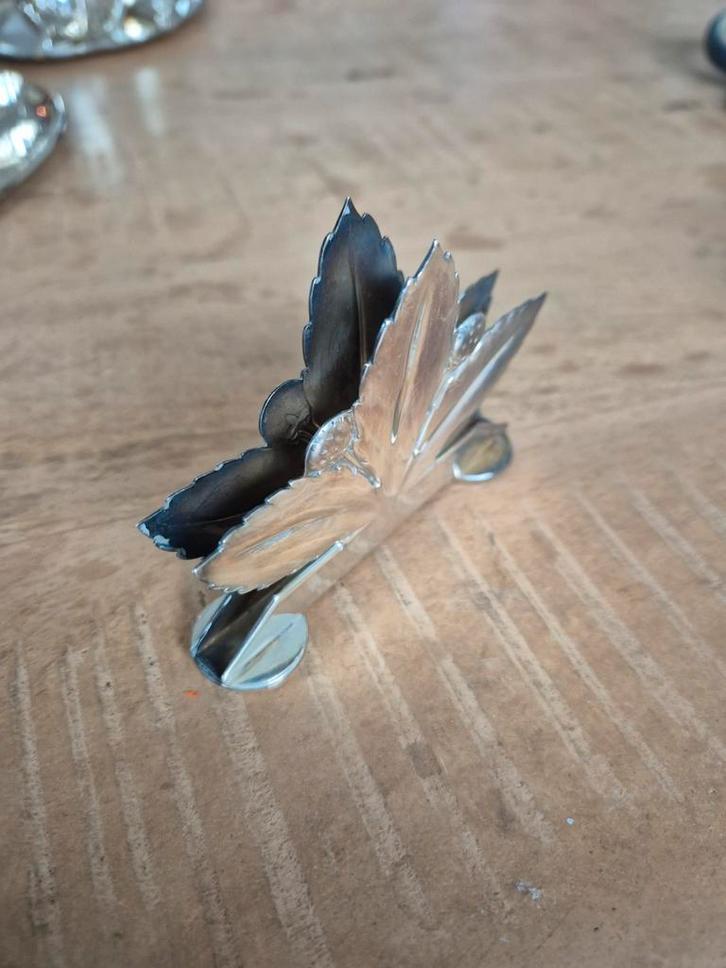 Zilveren (verzilverde) Servethouder Bladmotief, Antiek en Kunst, Antiek | Goud en Zilver, Zilver, Ophalen of Verzenden