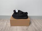 Yeezy 350 Pirate Black 38 EU, Kleding | Heren, Schoenen, Nieuw, Ophalen of Verzenden, Yeezy, Sneakers of Gympen