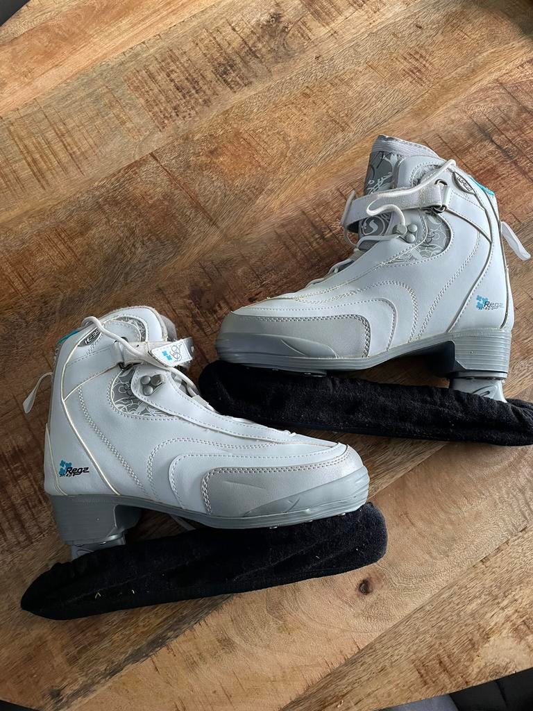 Nijdam kunstschaatsen maat 42, Sport en Fitness, Schaatsen, Ophalen of Verzenden, Zo goed als nieuw, Kunstschaatsen, Nijdam