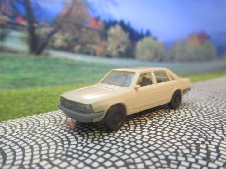 Audi 100 C2 - Fleischmann creme-wit, Hobby en Vrije tijd, Modelauto's | 1:87, Zo goed als nieuw, Ophalen of Verzenden