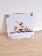 Tegel Polychroom, Handgemaakt in Makkum, Nederland., Antiek en Kunst, Ophalen of Verzenden