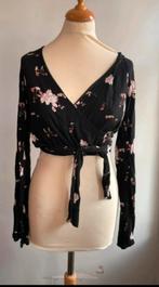 Pull & Bear cropped wikkel top maat m, Maat 38/40 (M), Zwart, Ophalen of Verzenden, Zo goed als nieuw