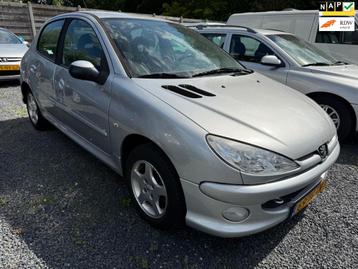 Peugeot 206 1.4 5-DRS Air-line 3 AIRCO LMV *ZIJSCHADE RECHTS beschikbaar voor biedingen