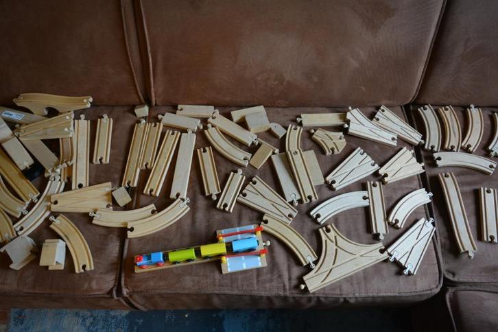 IKEA LILLABO houten treinbaan, Kinderen en Baby's, Speelgoed | Houten speelgoed, Gebruikt, Rij- of Hobbelspeelgoed, Ophalen of Verzenden