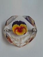 Vintage reverse carved viooltje broche, Ophalen of Verzenden