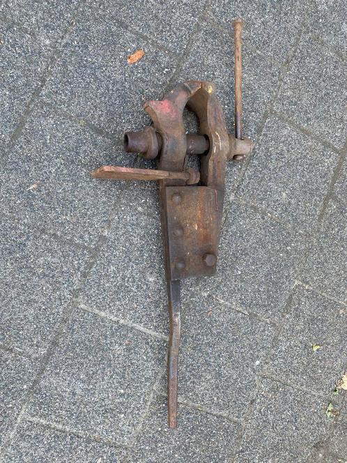 Vintage staart Bankschroef - kringloopwinkel nochris, Doe-het-zelf en Verbouw, Werkbanken, Gebruikt, Ophalen