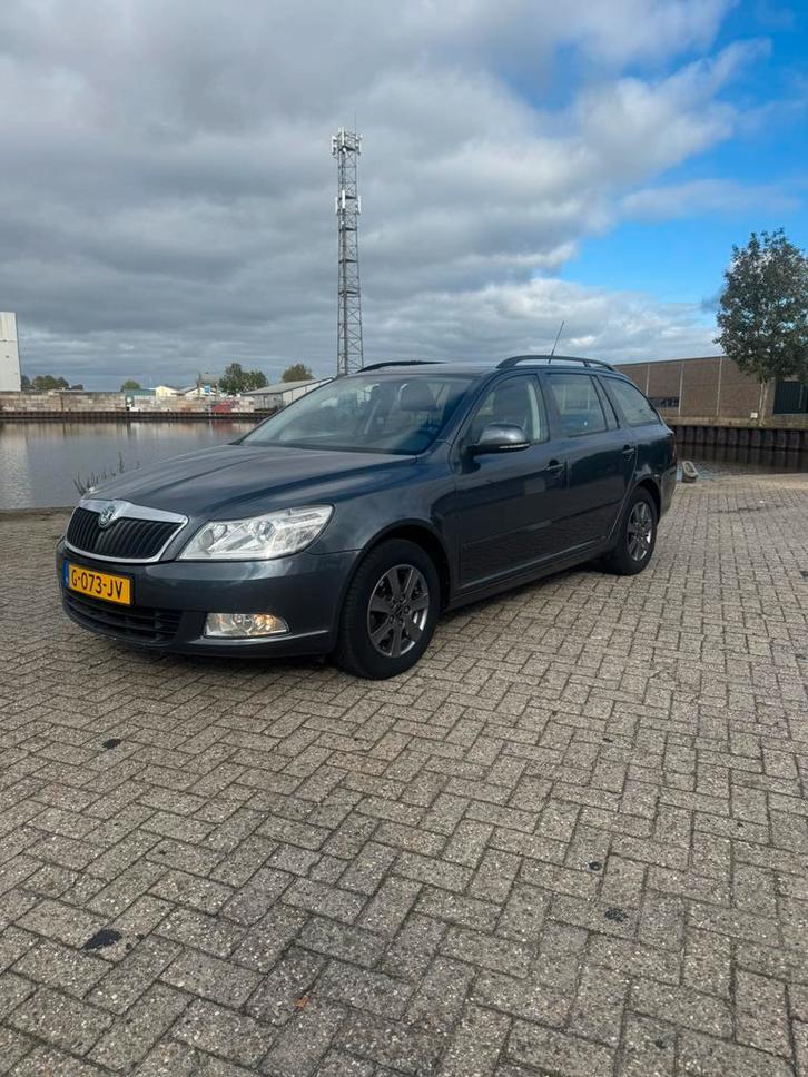 Skoda Octavia 1.4 TSI 90KW Combi 2010 Grijs, Auto's, Skoda, Particulier, Benzine, B, Hatchback, Handgeschakeld, Geïmporteerd, Zilver of Grijs